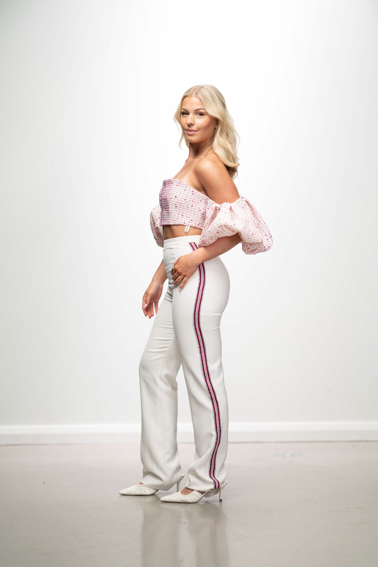 NOVELTY PANTS & EBONY TOP