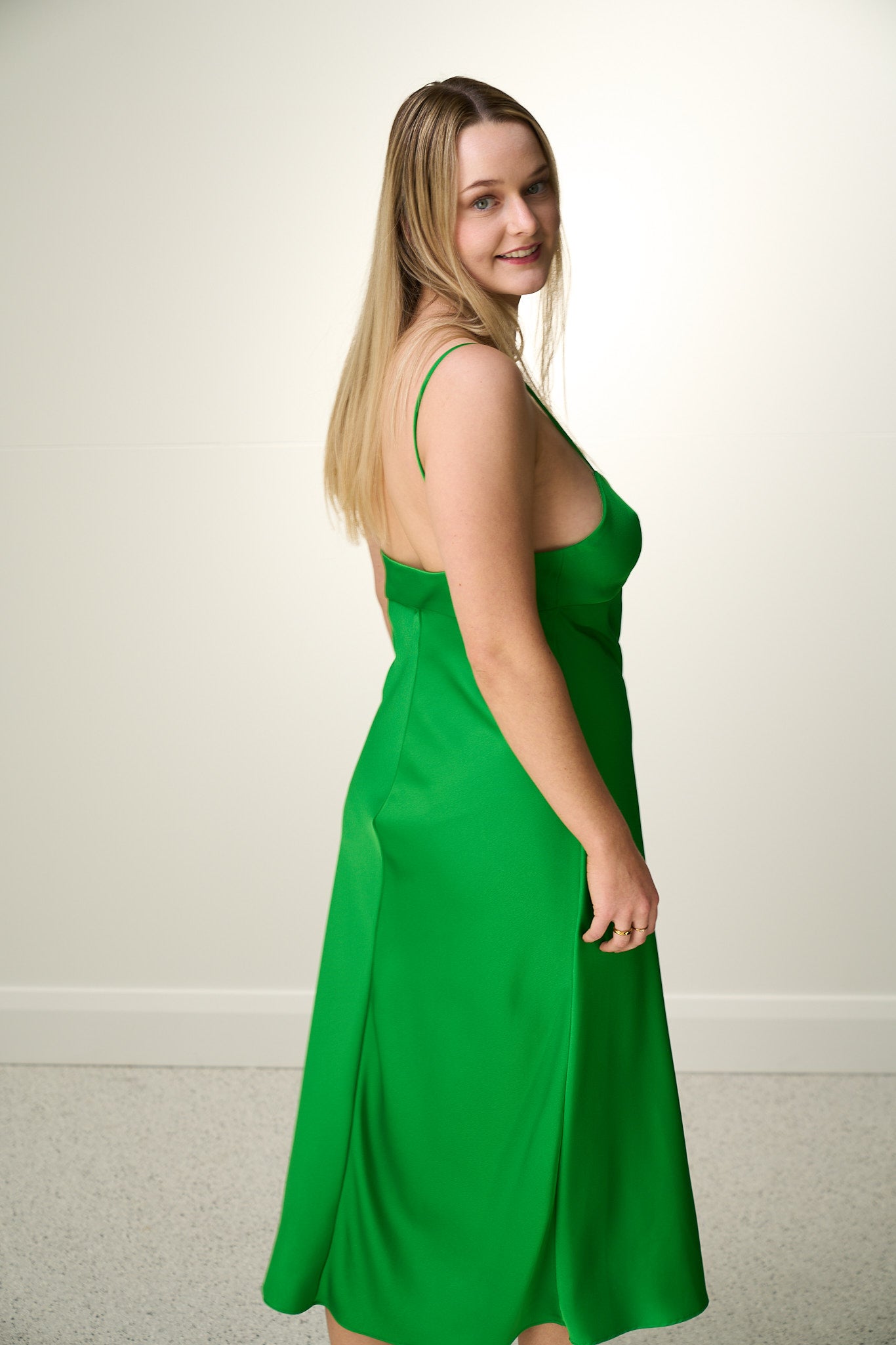 ISLA CUT OUT BIAS MIDI