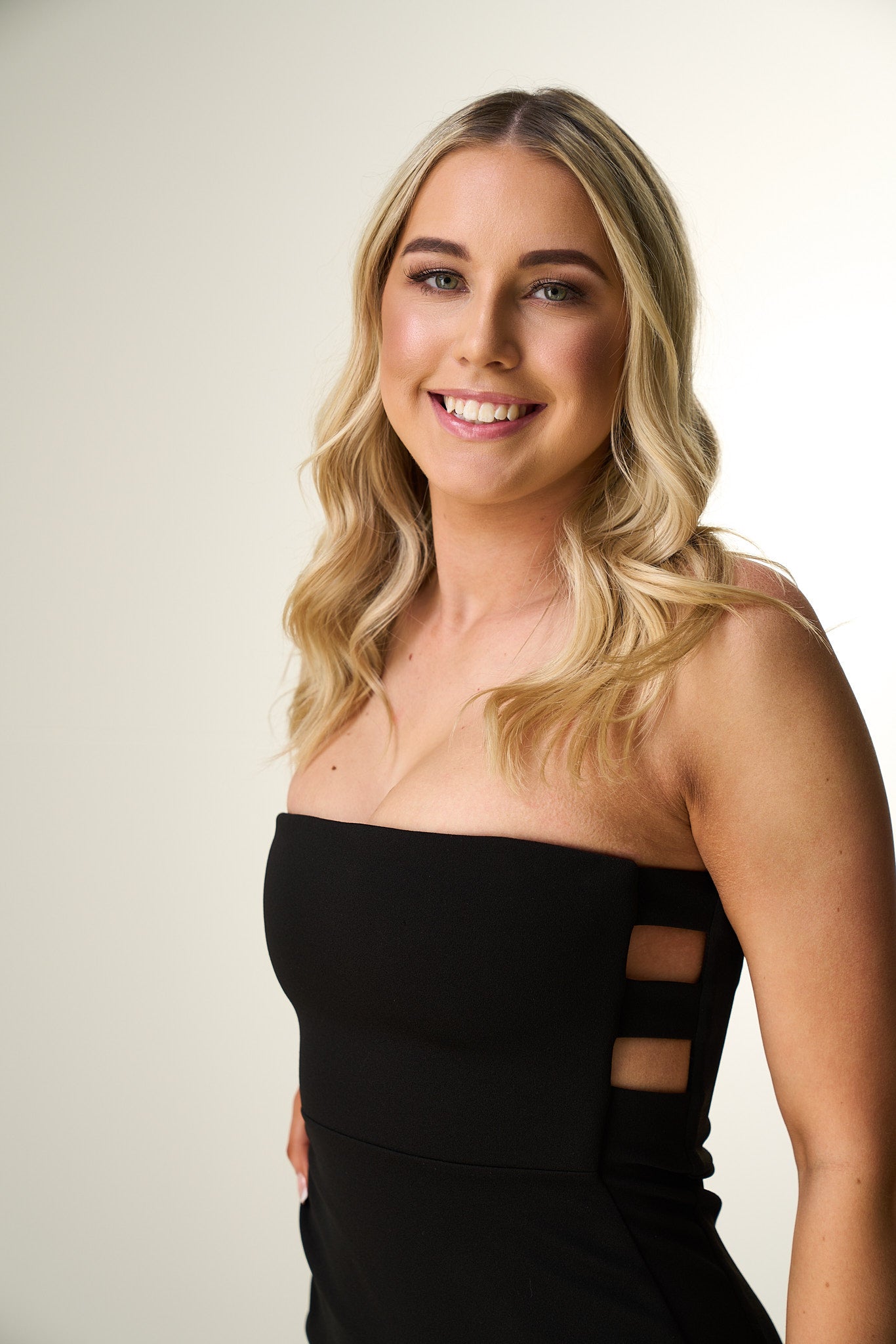 FLAUNT GOWN